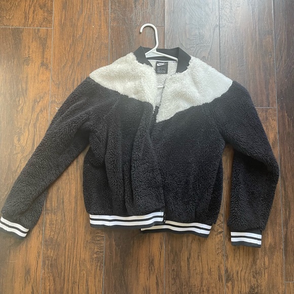 Nike Tops - Fuzzy, comfortable, Nike zip up! Perfect for fall and winter